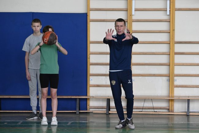 тренер Виктор Ляшук, школа 471, Парголово, учитель физкультуры