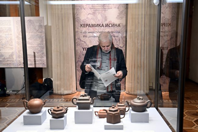 Эрмитаж, чайник, китайская керамика, выставка «Керамика Исина в собраниях Петербурга и Москвы»