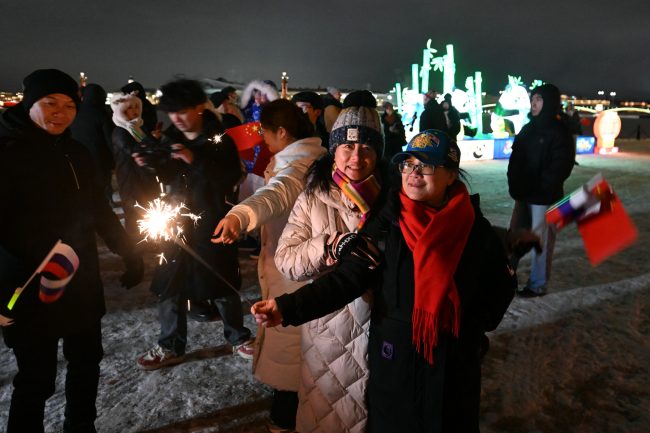 световые инсталляции, восточный Новый год, новый год по лунному календарю, год огненной лошади, бенгальские огни