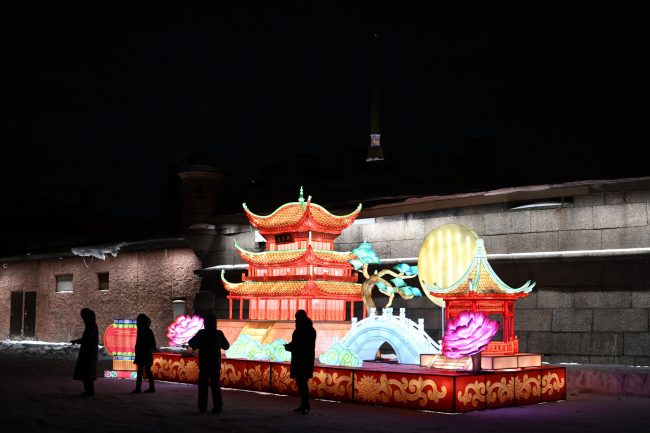 световые инсталляции, восточный Новый год, новый год по лунному календарю