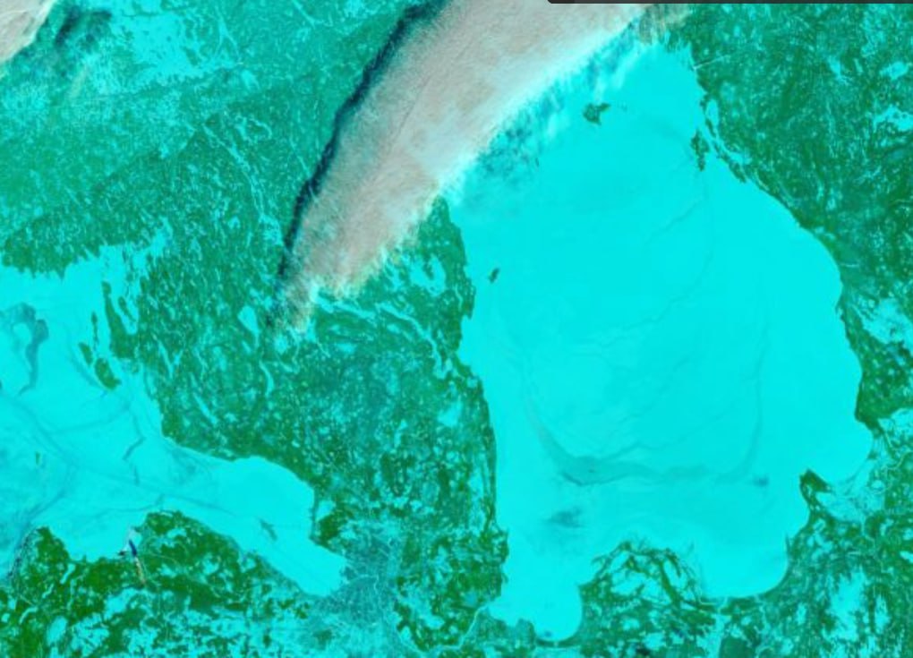 замёрзшее Ладожское озеро, Ладога, холодная зима, лёд