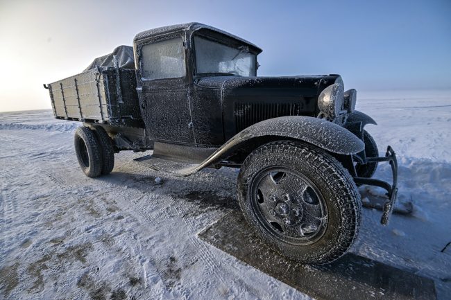 реконструкция автомобильного конвоя Дороги жизни, Ладожское озеро, Ленинградская область, ретроавтомобили