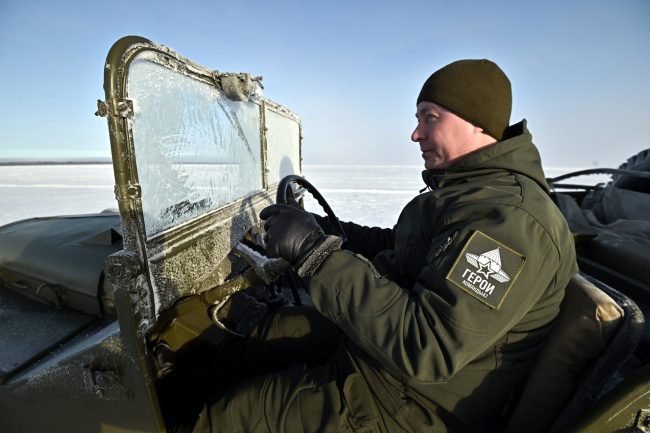 реконструкция автомобильного конвоя Дороги жизни, Ладожское озеро, Ленинградская область, ретроавтомобили