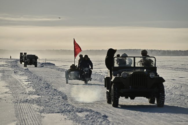 реконструкция автомобильного конвоя Дороги жизни, Ладожское озеро, Ленинградская область, ретроавтомобили
