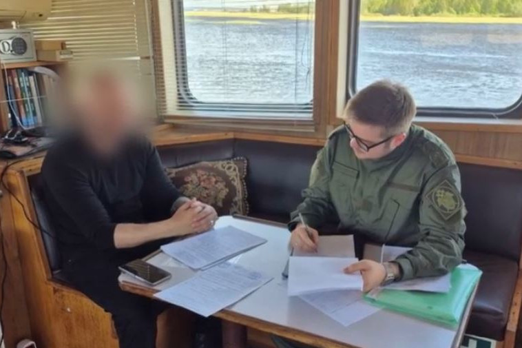 Танкер с довеском. Водолазы нашли магнитные мины на прибывшем в Усть-Лугу судне