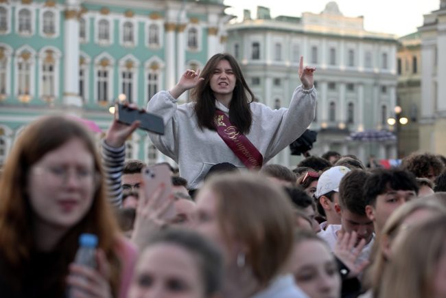 Алые паруса, выпускники