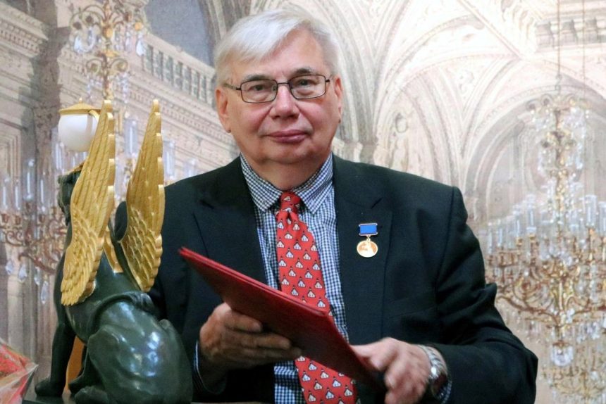 Уходит главный по статуям. Владимир Тимофеев покидает пост директора Музея городской скульптуры