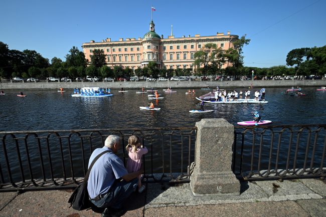 Фонтанка SUP, SUP-серфинг