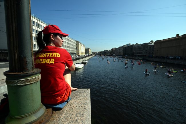 Фонтанка SUP, SUP-серфинг, девушка-спасатель, ВОСВОД