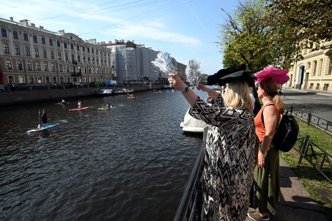 Фонтанка SUP, SUP-серфинг