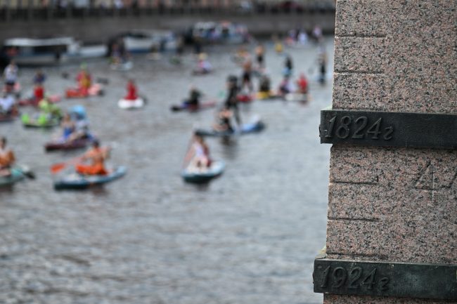 Фонтанка SUP, SUP-серфинг
