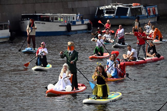 Фонтанка SUP, SUP-серфинг