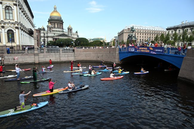 Фонтанка SUP, SUP-серфинг