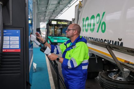 электрозарядный хаб Правобережный, электромобили