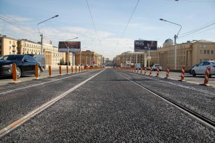 мост Александра Невского, трамвайные пути