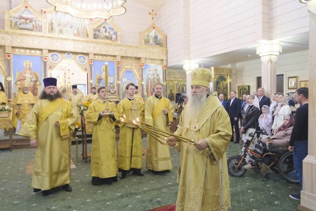 храм в Солнечном, митрополит Варсонофий